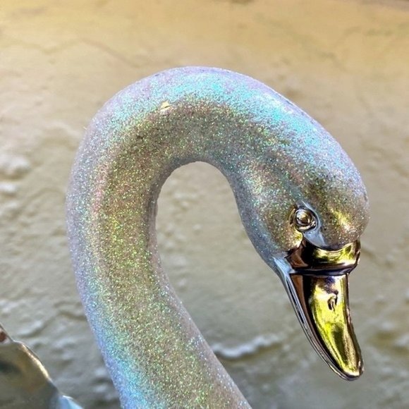 Large Silver Glitter Swan Sleigh - Picture 9 of 11